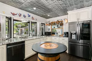 702 S Eagle St, Fredericksburg, TX 78624 - Photo 8