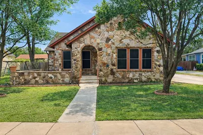 206 E Sandstone, Llano, TX 78643 - Photo 1
