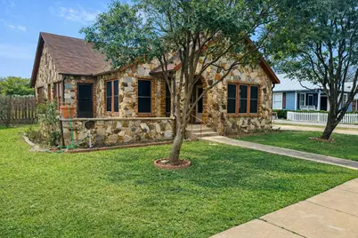 206 E Sandstone, Llano, TX 78643 - Photo 2