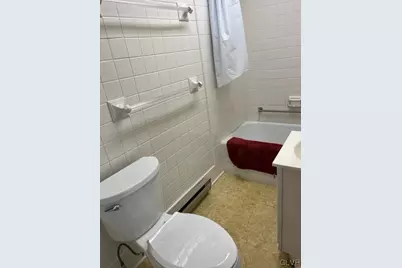 900 Mahantongo Street #5, Pottsville, PA 17901 - Photo 6