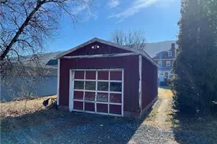 877 Delaware Ave, Palmerton, PA 18071 - Photo 6