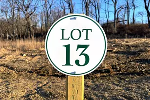 2612 Saddleback Ln, Lower Saucon Township, PA 18015 - Photo 2