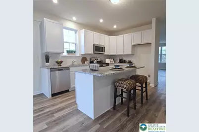 625 Fountain View Circle #10, Upper Macungie Township, PA 18104 - Photo 2