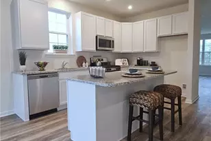 625 Fountain Vw Cir, Upper Macungie Township, PA 18104 - Photo 2