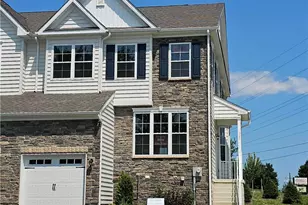625 Fountain Vw Cir, Upper Macungie Township, PA 18104 - Photo 1