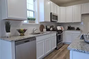 625 Fountain Vw Cir, Upper Macungie Township, PA 18104 - Photo 4