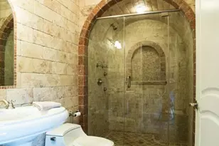 433 Little Creek Dr, Lower Nazareth Twp, PA 18064 - Photo 6