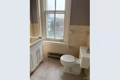 900 Mahantongo Street #6, Pottsville, PA 17901 - Photo 8