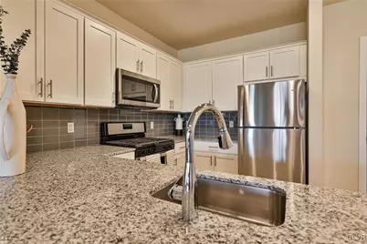 100 Aviv, Upper Macungie Township, PA 18051 - Photo 26