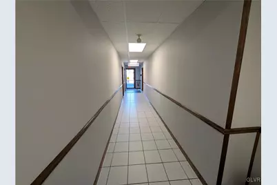 24 W 21st Street #2nd Floor, Northampton Boro, PA 18067 - Photo 4