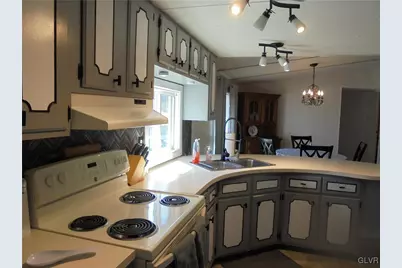 84 Linda Drive, Lehigh Township, PA 18088 - Photo 10