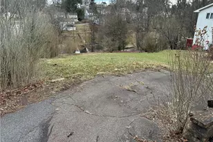 220 Entwistle St, Weatherly Boro, PA 18255 - Photo 2