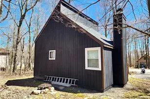 488 Country Pl Dr, Coolbaugh Twp, PA 18466 - Photo 8