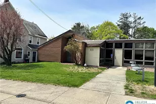 101 S Schanck Ave, Pen Argyl Boro, PA 18072 - Photo 1
