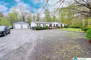 29 Hollyberry Ln, Penn Forrest, PA 18229 - Photo 2