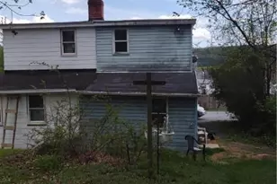 539 E Elm St, Tamaqua Boro, PA 18252 - Photo 2