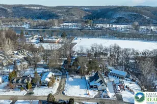 82 Lenape Trail, Upper Mt Bethel Twp, PA 18343 - Photo 2