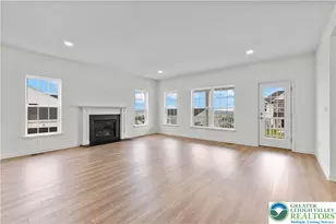 4929 Farrcroft Dr, Forks Twp, PA 18078 - Photo 10