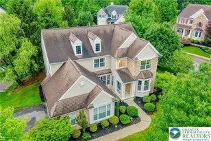 780 Ramblewood Dr, Forks Twp, PA 18040 - Photo 2