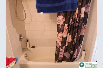 86 Garibaldi Avenue, Roseto Boro, PA 18013 - Photo 4