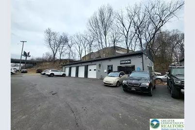 615 Sumner Avenue, Whitehall Township, PA 18052 - Photo 2