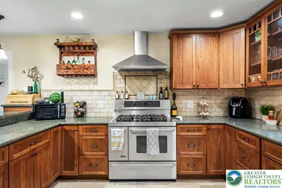 1079 Marshalls Creek Road, Middle Smithfield, PA 18302 - Photo 6