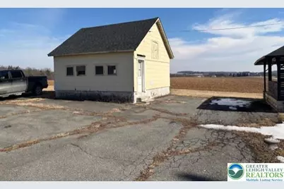 6341 Memorial Road, Heidelberg Township, PA 18053 - Photo 6