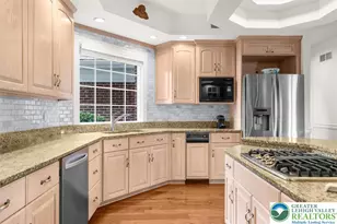 4303 W Wyndemere Cir, Lowhill Twp, PA 18078 - Photo 12