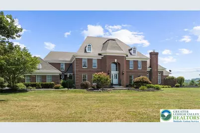 4303 W Wyndemere Circle, Lowhill Twp, PA 18078 - Photo 2