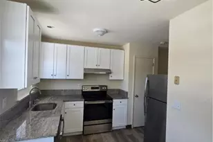 1331 Pennsylvania Ave, Emmaus Boro, PA 18049 - Photo 4