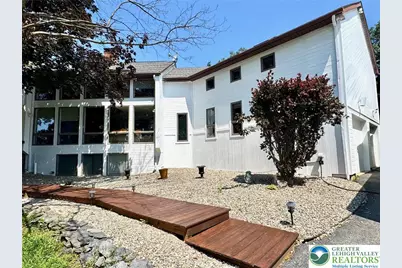 5061 Wendi Drive W, Upper Milford Township, PA 18092 - Photo 2