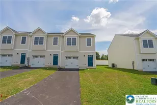 746 Blue Heron Dr, Allentown City, PA 18103 - Photo 2