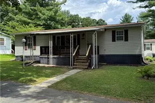 8722 Evergreen Cir, Upper Macungie Township, PA 18031 - Photo 2