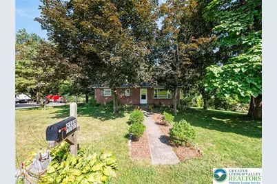 2349 Edna Avenue, Lower Milford Township, PA 18036 - Photo 4