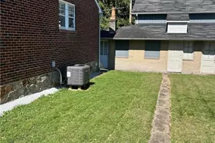 110 Corona St, Bethlehem City, PA 18018 - Photo 2