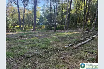 208 Cedar Lane, Chestnuthill Twp, PA 18353 - Photo 2