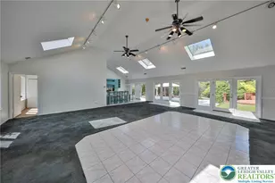 1015 Honeysuckle Rd, Lehigh Township, PA 18088 - Photo 16