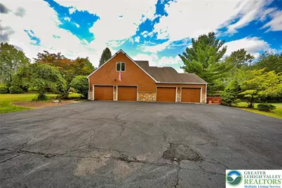 1015 Honeysuckle Road, Lehigh Township, PA 18088 - Photo 6