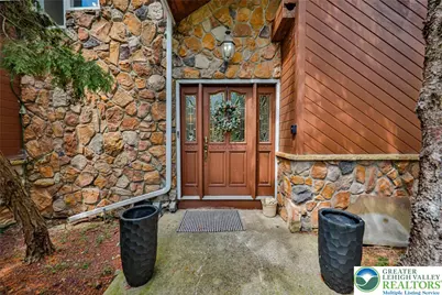 1015 Honeysuckle Road, Lehigh Township, PA 18088 - Photo 4