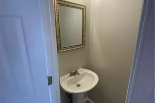 5667 Wedge Ln, Lower Macungie Twp, PA 18106 - Photo 10