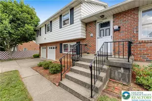 1556 Bayberry Ln, Bethlehem City, PA 18018 - Photo 4