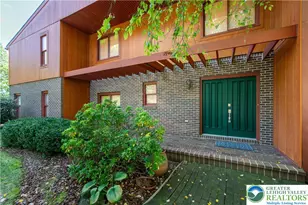 3908 Short Hill Dr, Allentown City, PA 18104 - Photo 2