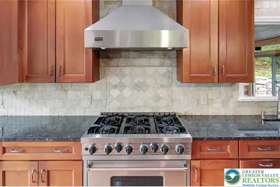 913 Constitution Avenue, Pen Argyl Boro, PA 18072 - Photo 32