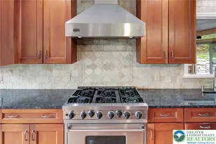 913 Constitution Ave, Pen Argyl Boro, PA 18072 - Photo 32