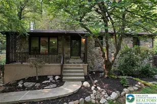 913 Constitution Ave, Pen Argyl Boro, PA 18072 - Photo 6