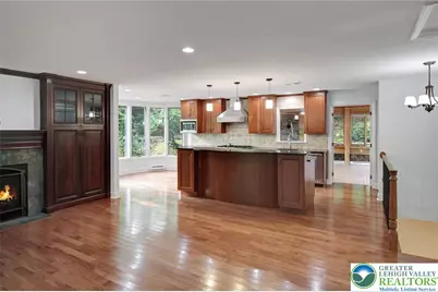 913 Constitution Avenue, Pen Argyl Boro, PA 18072 - Photo 2