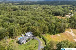 1879 Valley View Dr, Upper Mt Bethel Twp, PA 18013 - Photo 10