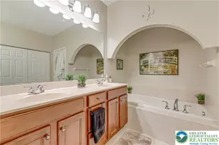 2313 Hollow View Dr, Easton, PA 18040 - Photo 24