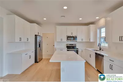 883 Emerald Valley Lane, Washington Twp, PA 18013 - Photo 12