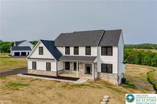 936 Emerald Valley Ln, Washington Twp, PA 18013 - Photo 2